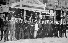 July-11th-1914-The-Staff-of-the-Hastings-Gaiety-Theatre